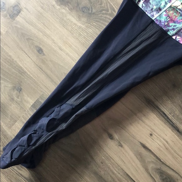 Lululemon crops - Picture 7 of 9